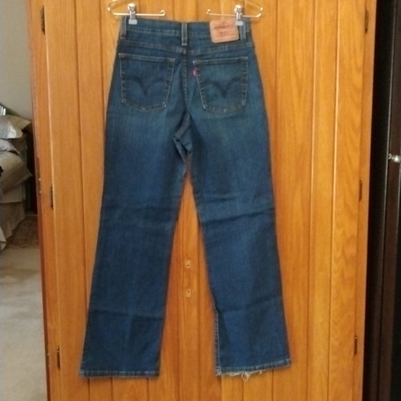 EUC Levi's 512 Perfectly Slimming Bootcut, Size 8PM - Picture 2 of 7